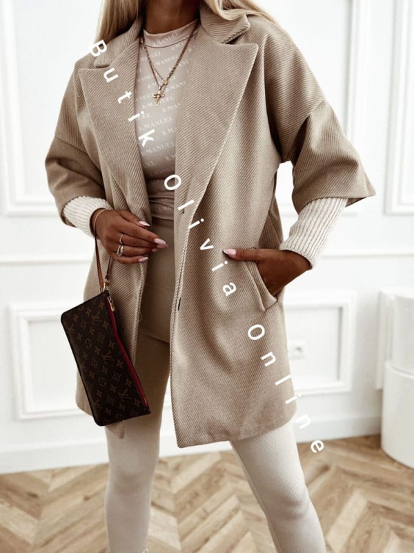 plaszcz-damski-przed-kolano-oversize-ze-sweterkowymi-rekawami-bezowy