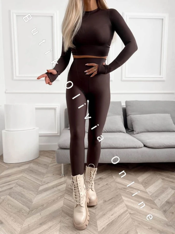 komplet-bluzka-legginsy-czekoladowy-dopasowany
