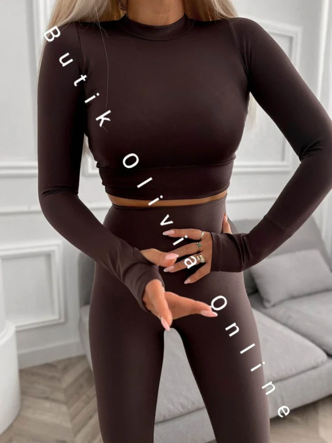 komplet-bluzka-legginsy-czekoladowy-dopasowany