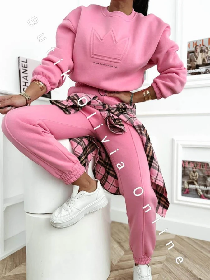 damski-rozowy-dres-ocieplany-bluza-spodnie