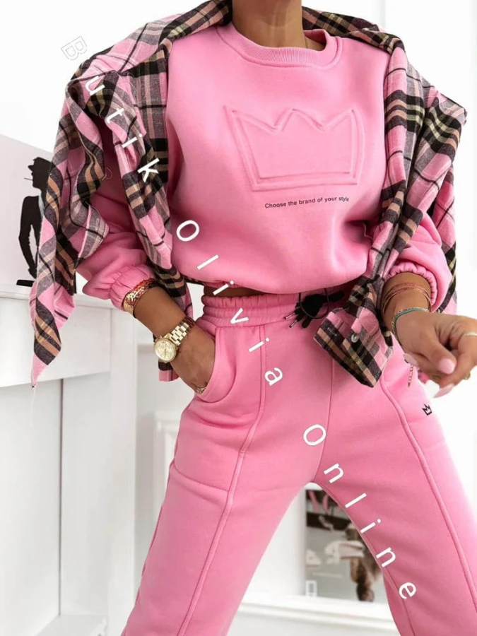damski-rozowy-dres-ocieplany-bluza-spodnie