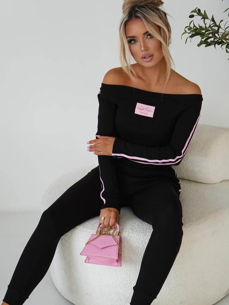 komplet-prazkowany-dzianinowy-bluzka-spodnie-sweet-czarny