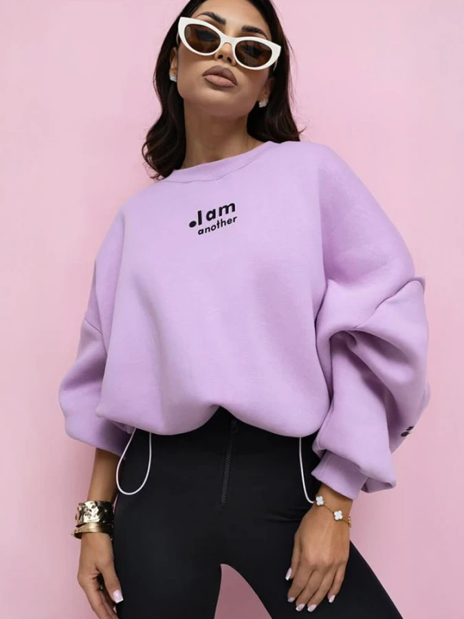 damski komplet jagodowa bluza oversize i czarne legginsy z wysokim stanem oraz zamkiem z przodu