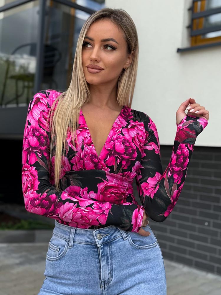 bluzka-z-dekoltem-v-w-kwiaty-fuksja