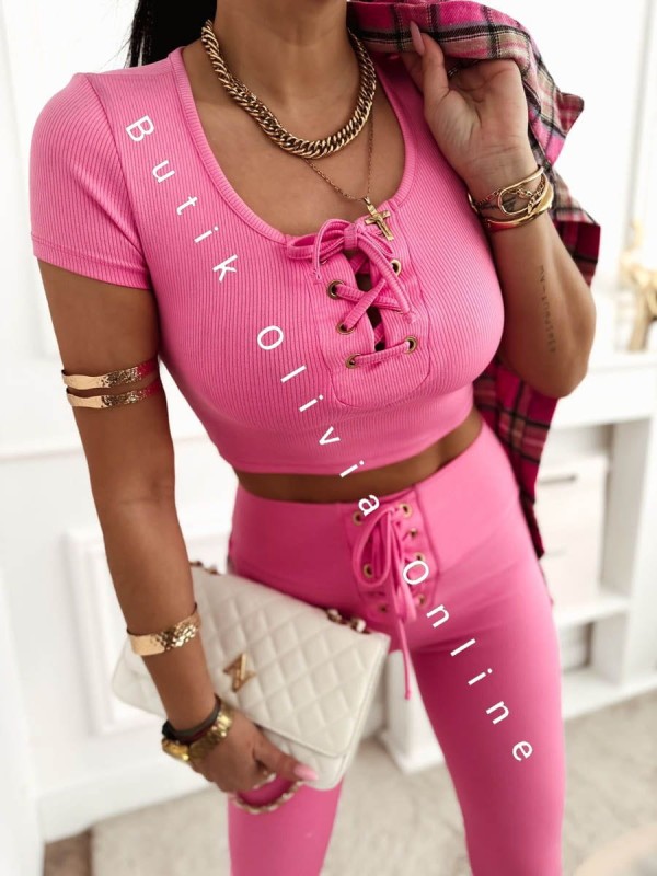 komplet-prazkowany-top-z-wiazaniem-legginsy-rozowy