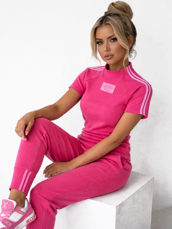 damski-komplet-prazkowany-t-shirt-spodnie-fuksja-laki.jpg