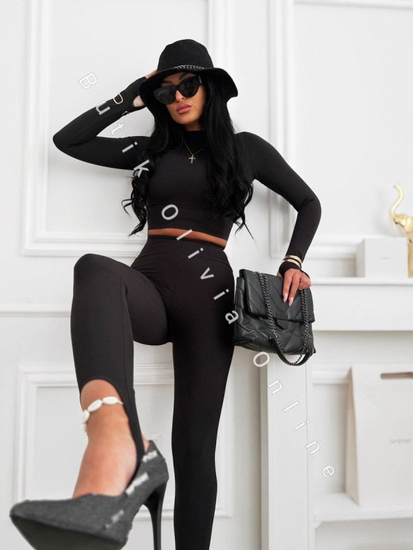 Czarny modelujący komplet z lycry: legginsy narciarki z wysokim stanem i bluzka z otworami na kciuk