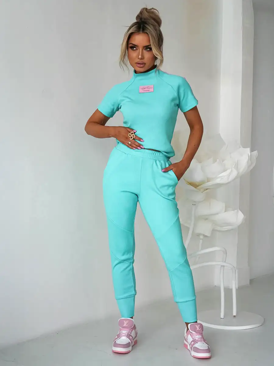 Prążkowany komplet dresowy t-shirt spodnie dresowe turkusowy laki couture
