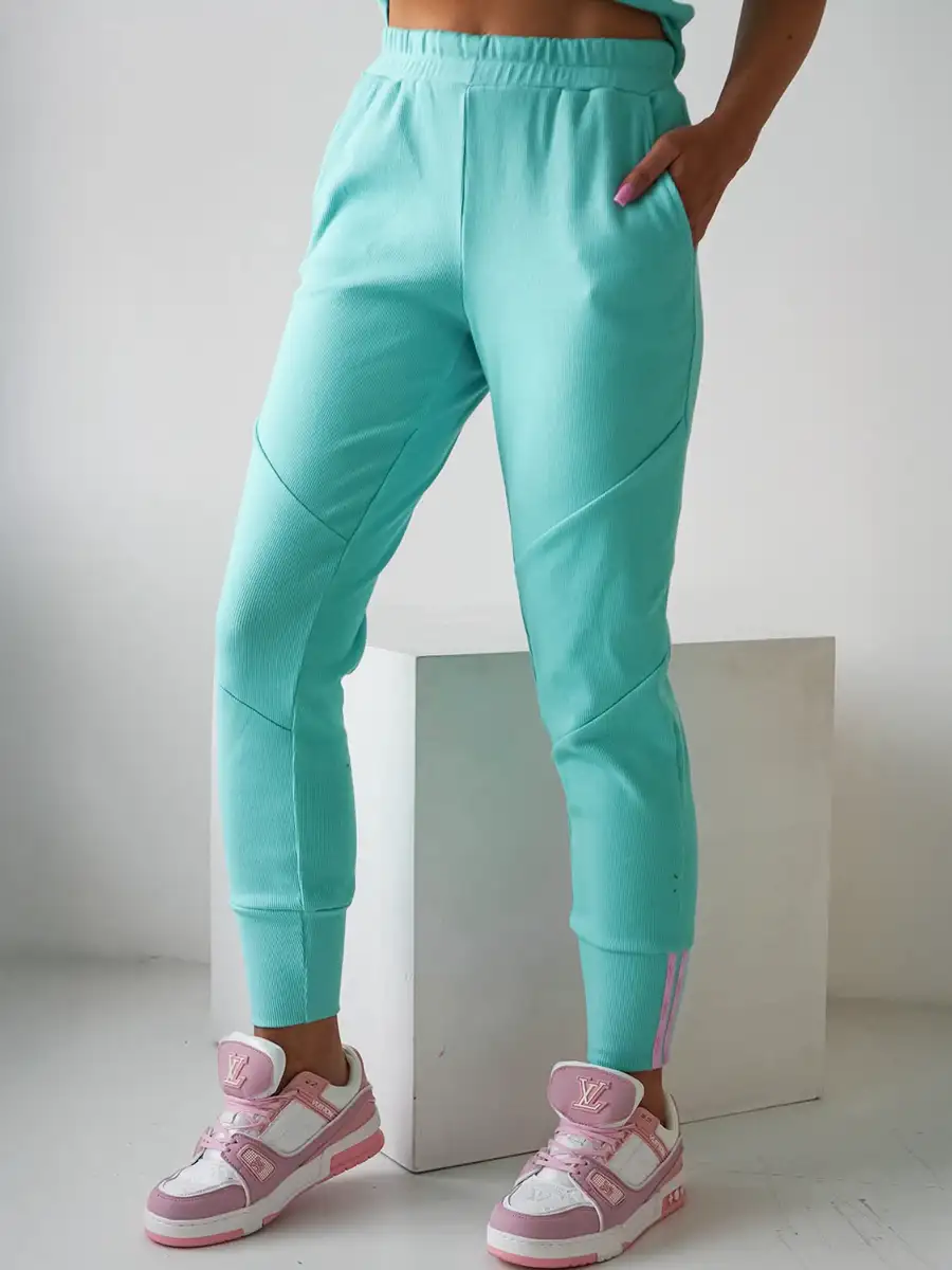 Prążkowany komplet dresowy t-shirt spodnie dresowe turkusowy laki couture