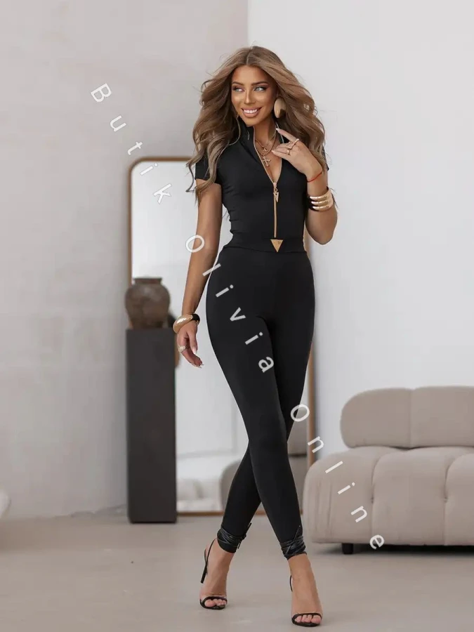 Czarne legginsy push up z wysokim stanem z marszczeniem i złotym zamkiem z tyłu oraz logo producenta Loox Fashion na przodzie