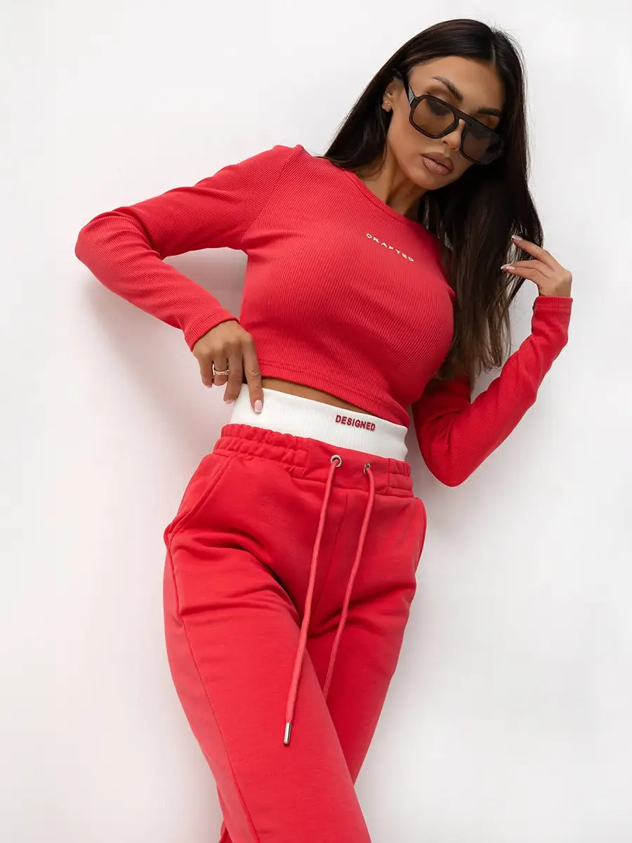 damski komplet dresowy malinowy bluzka prążkowana i spodnie dresowe z wysokim stanem na co dzień