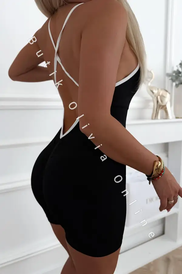 czarny krótki kombinezon prążkowany z efektem push-up