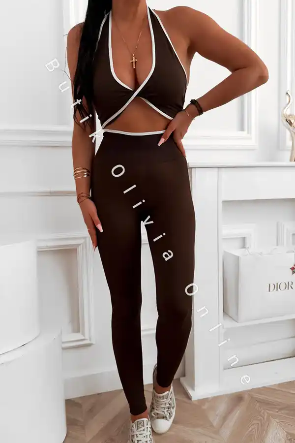 czekoladowy sportowy komplet top z głębokim dekoltem i legginsy modelujące push-up