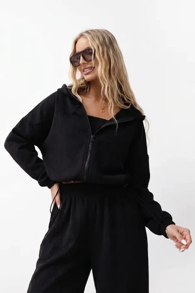 czarny sztruksowy dres rozpinana bluza i spodnie