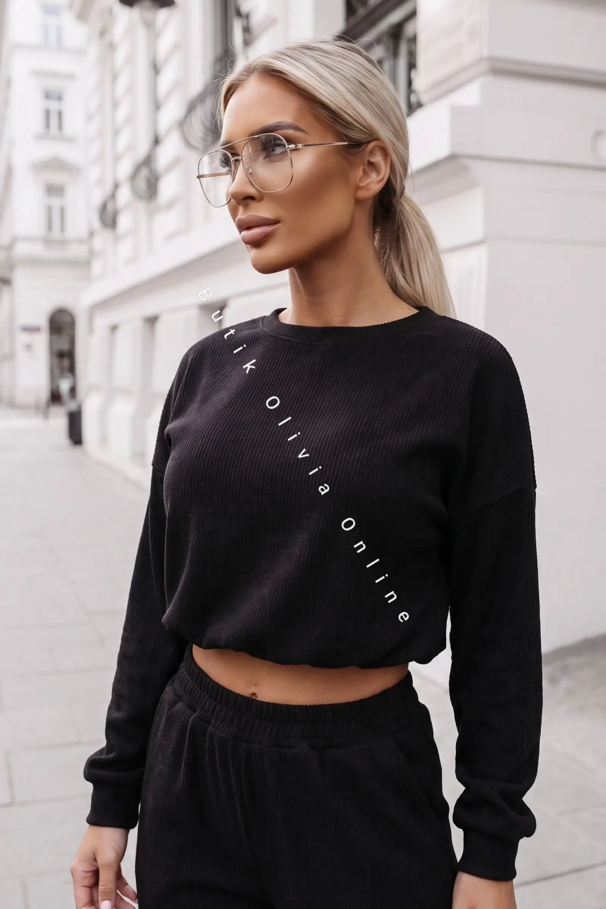 dres sztruks czarny bluza bez kaptura i spodnie