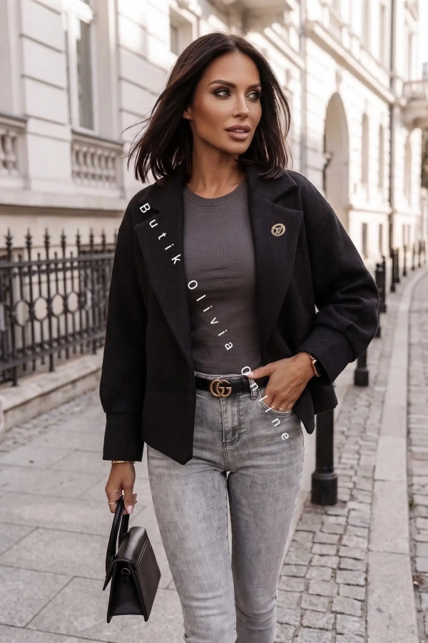 kurtka oversize w jodełkę czarna z pinem