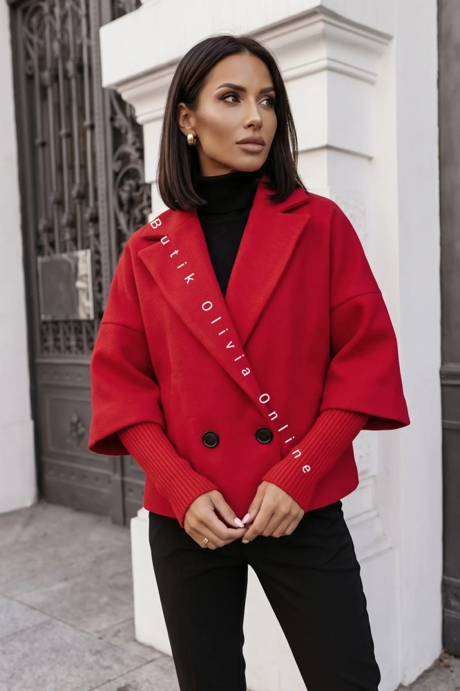 czerwona kurtka oversize w jodełkę ze sweterkowymi rękawami