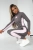 szary komplet prążkowany dres półgolf i spodnie dresowe z różowymi lampasami