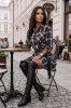 Komplet damski w kratę koszula i spódnico-spodenki z falbanami z paskiem czarno-biały