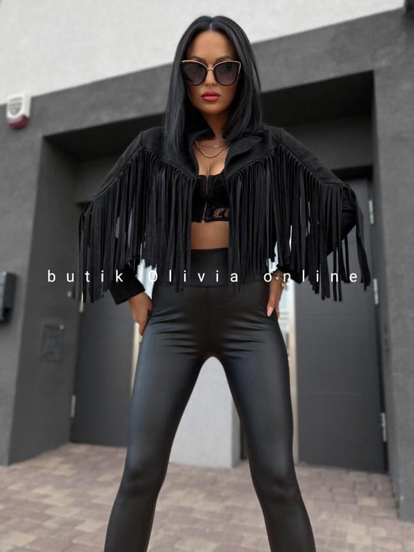 damska zamszowa ramoneska z frędzlami w rockowym stylu