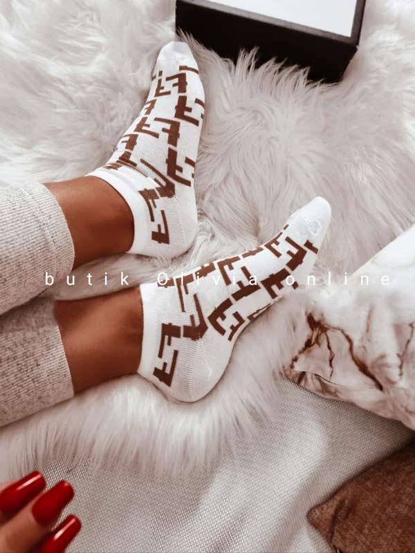 damskie-skarpetki-biale-w-litery-ff-1.jpg