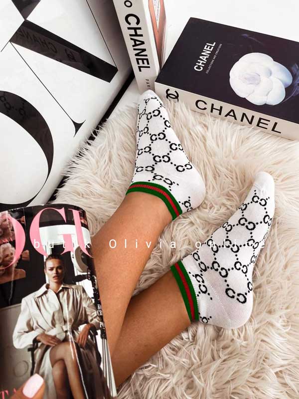 damskie-stopki-biale-w-logo-gucci-1.jpg
